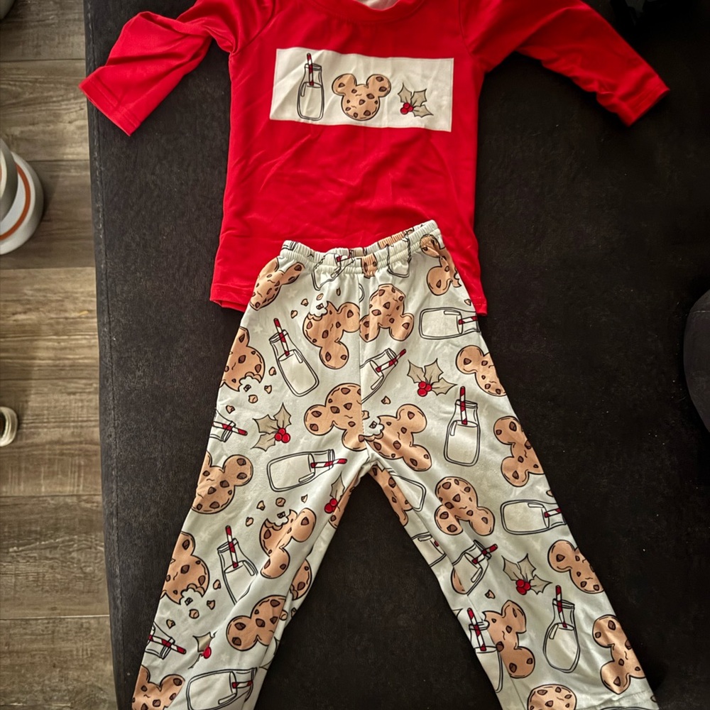 Red Cookie Print Kids Pajamas